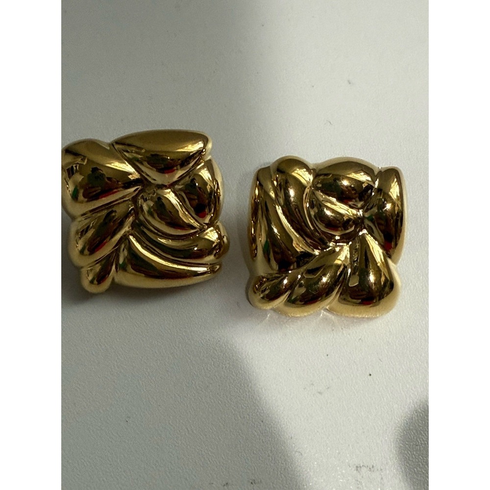 TRIFARI Vintage Earrings Retro Shiny Gold Tone Pierced Square Statement Elegant‎